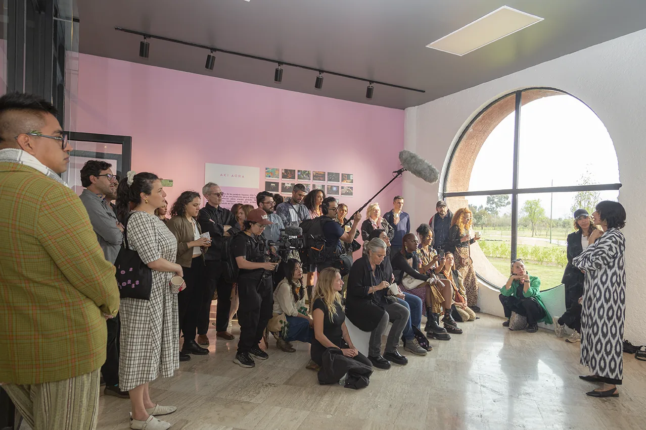 Gallery talk introducing Aki Aora 2025