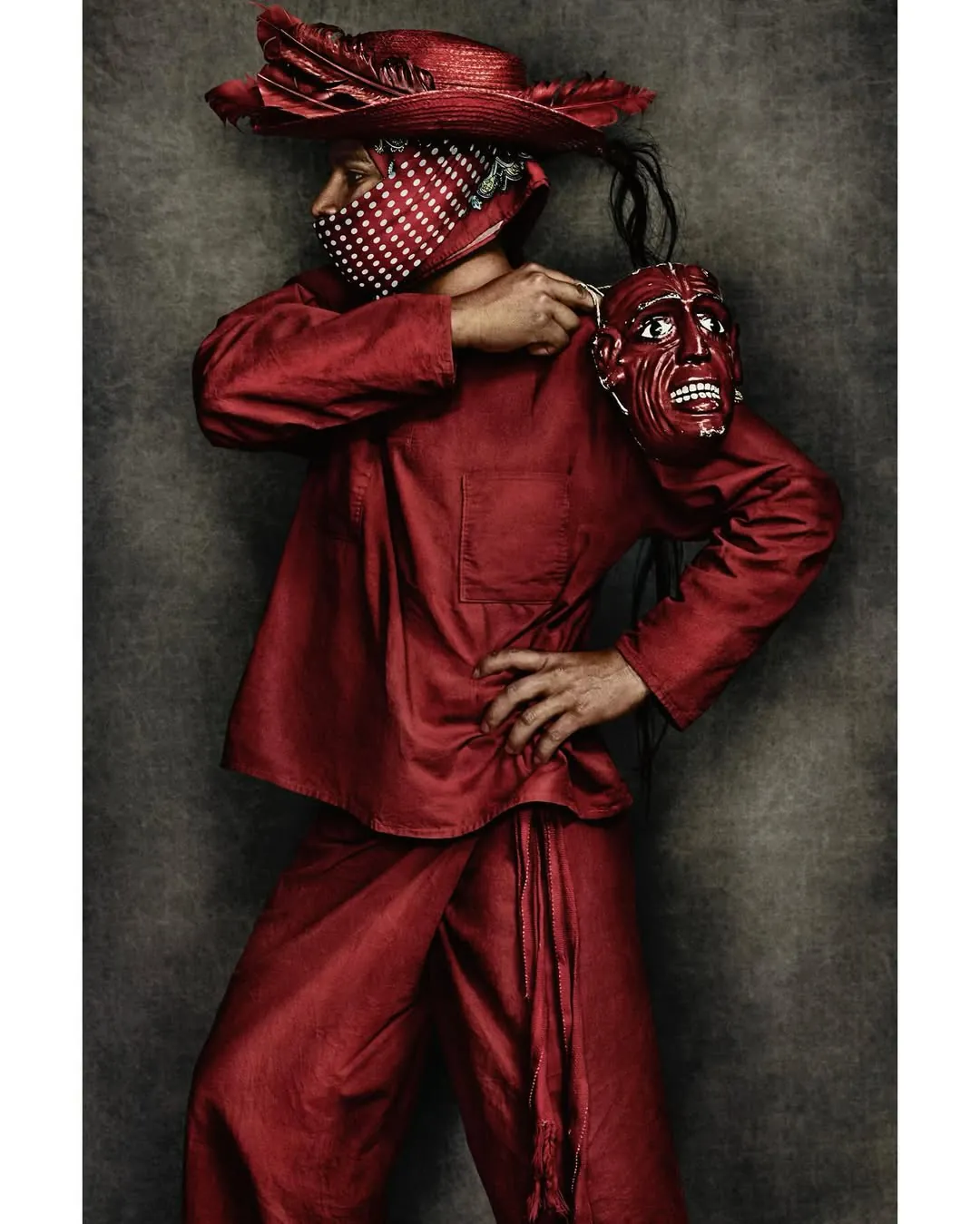 Into red — Testino Archive